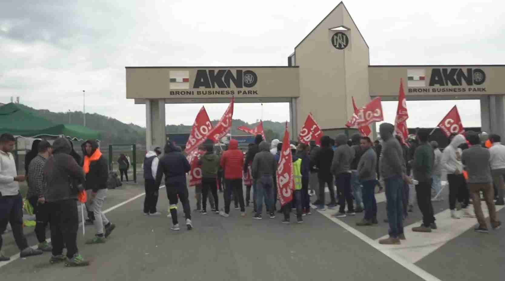 Rimossi i blocchi alla logistica di Broni, assunti 4 SiCobas
