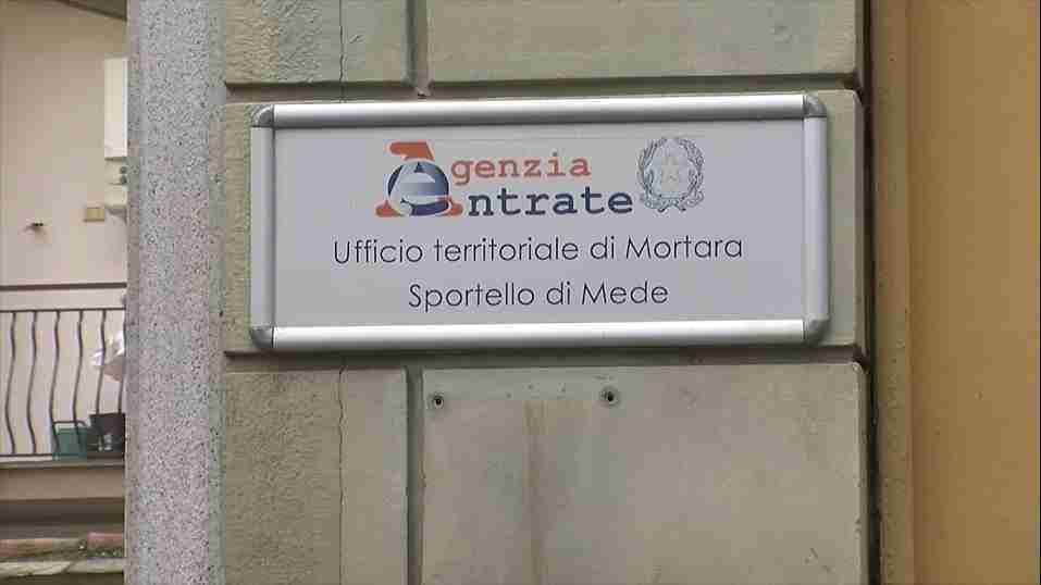 Mede, Agenzia delle Entrate aperta solo al mercoledì: “Non basta”