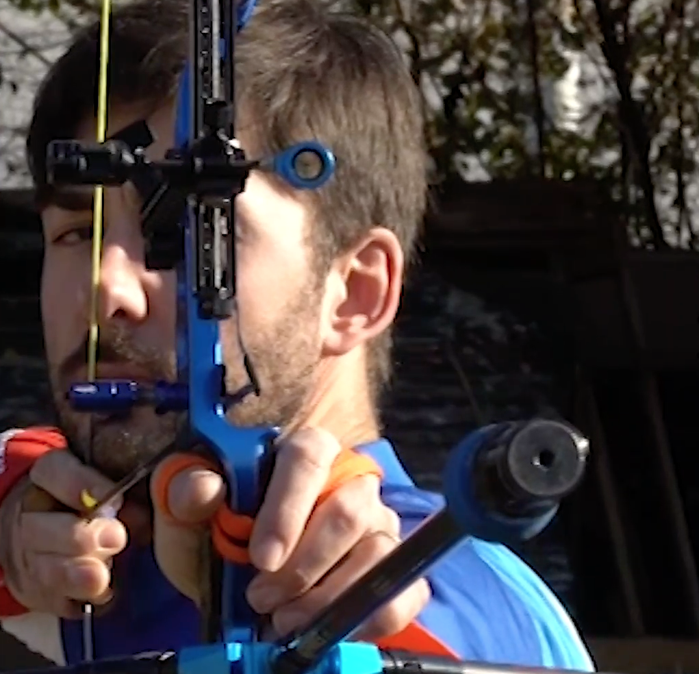 Voghera, rubato l’arco del campione olimpico Mauro Nespoli: “fa male, ma non molliamo”