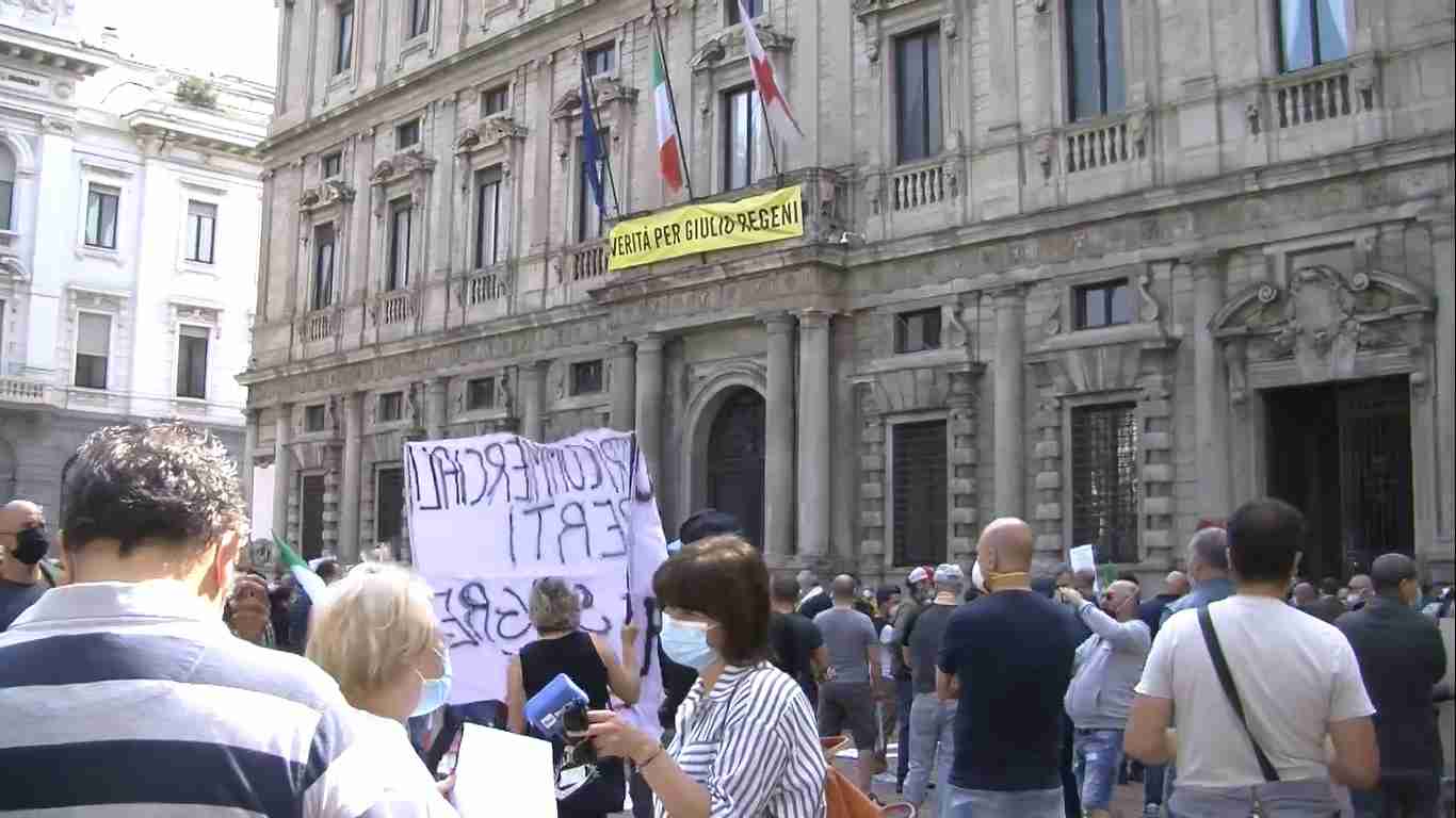 Protesta ambulanti davanti Palazzo Marino di Milano: ‘Fateci lavorare’