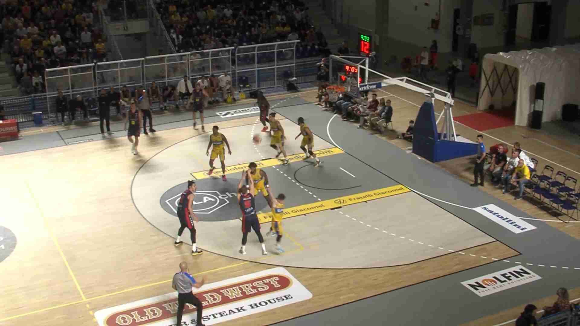 Basket, l’Urania sbanca il PalaElachem: Vigevano rovina subito tutto