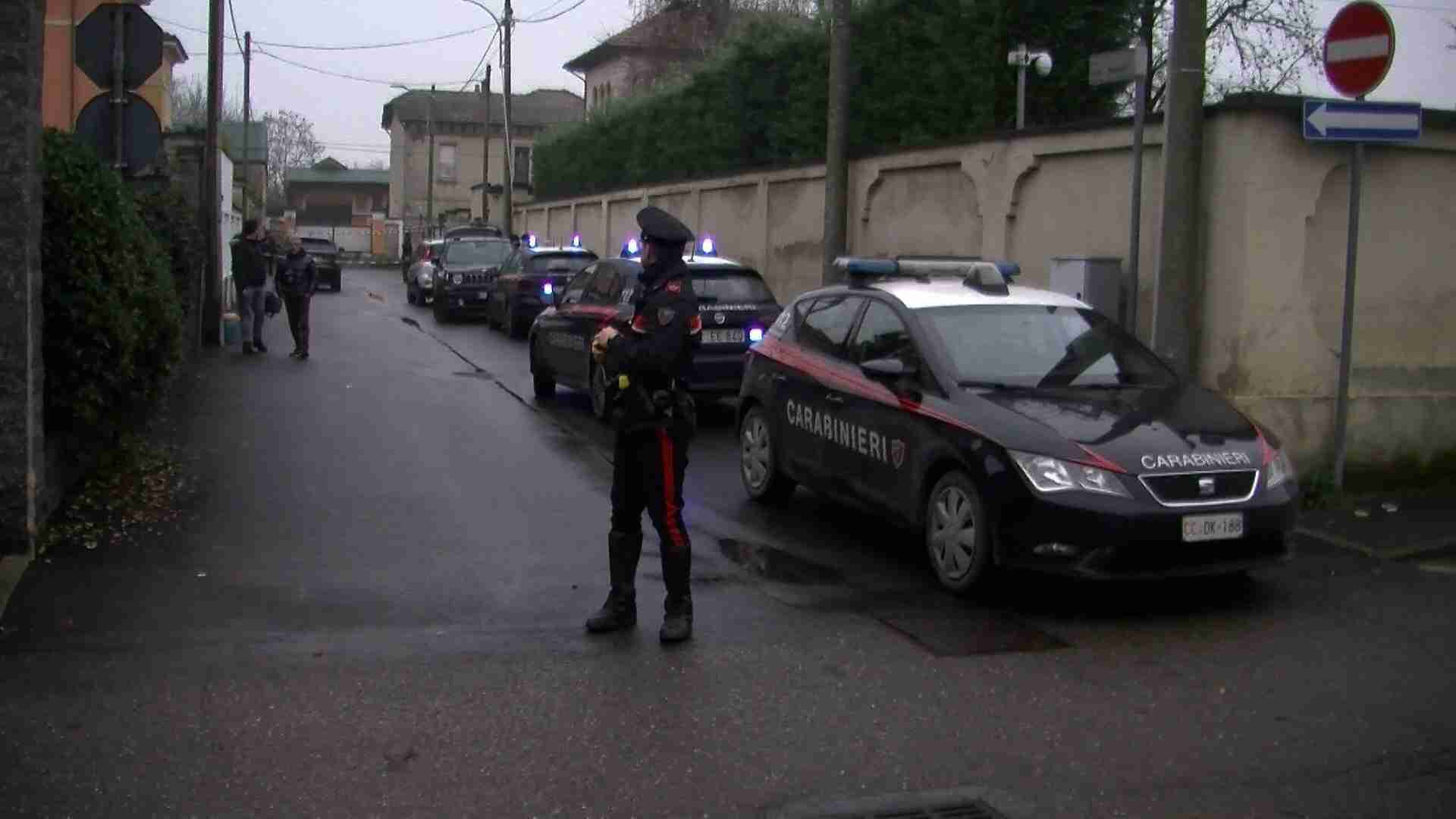 Omicidio a Mede, i carabinieri fermano quattro persone: la pista della lite