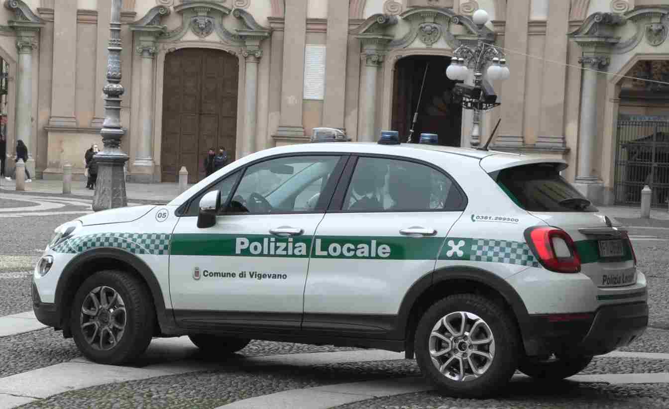 Vigevano, i cittadini sulla sicurezza: “Vogliamo più controlli”. Interviene anche il sindaco Ceffa