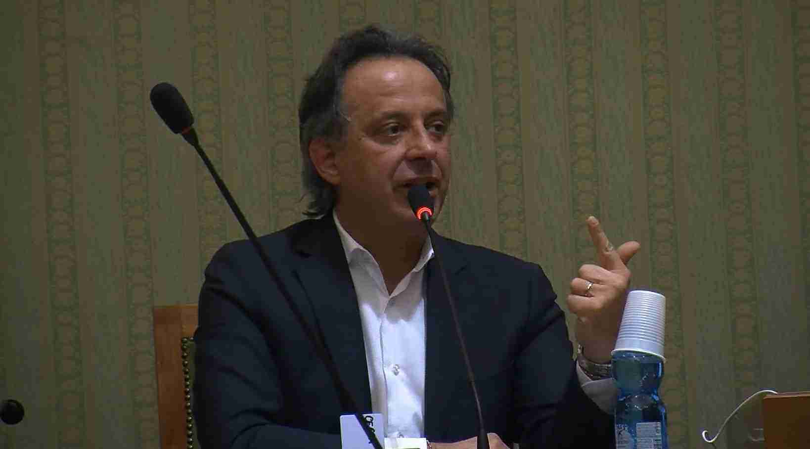 Vigevano, il sindaco al consiglio comunale aperto: “Non piangiamoci addosso ma rilanciamo la città”