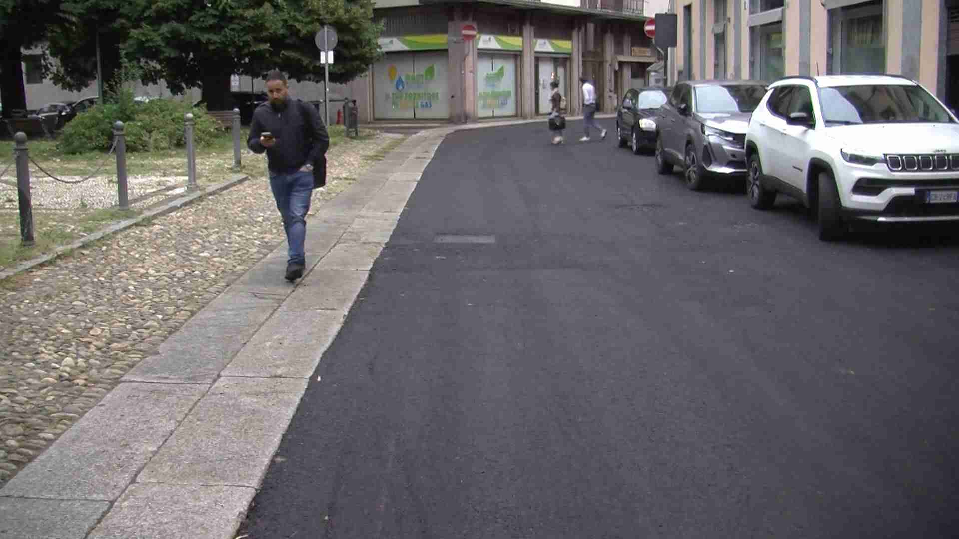Mortara, corso Josti ricoperto tutto di asfalto riapre dopo tre mesi