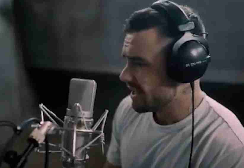 Morte Liam Payne, più di mille fan a Parco Sempione per salutare l’ex One Direction