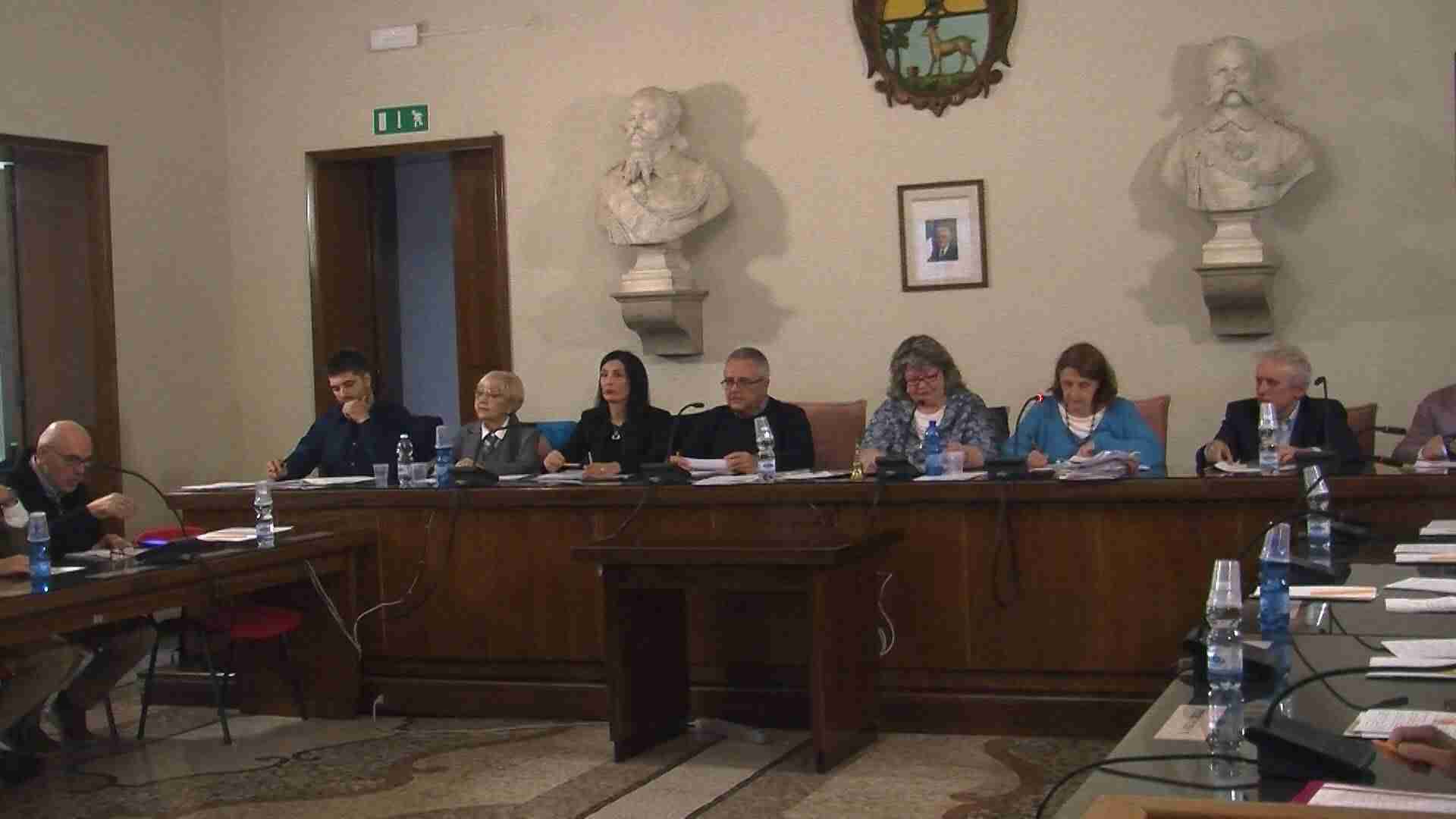 Agrivoltaico a Mortara, il consiglio comunale contro il progetto