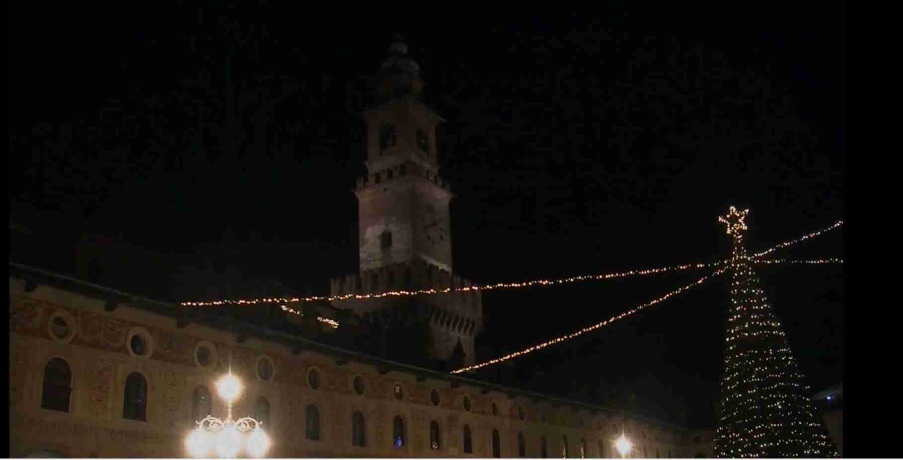 Vigevano, torna la magia di Natale sotto la torre con luminarie, mostre e spettacoli