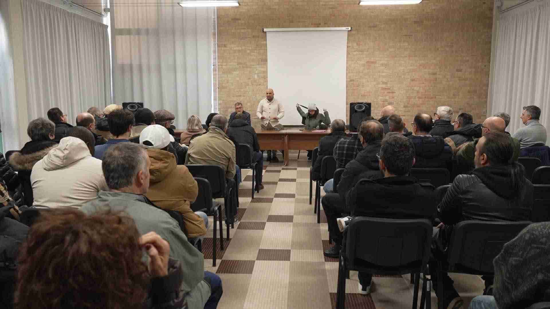 La Xilopan chiude, a Broni l’assemblea dei 71 lavoratori: le loro voci