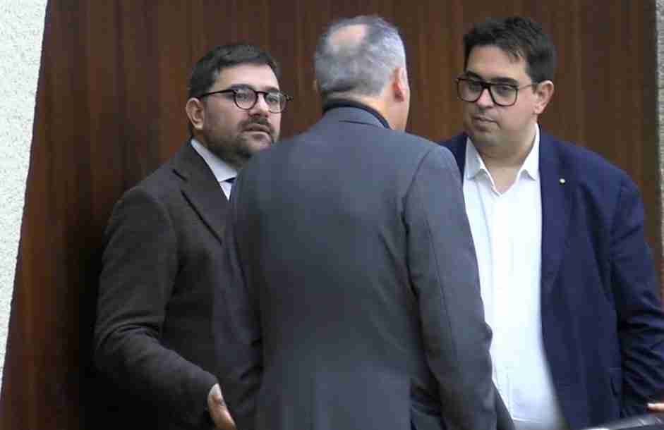 Fine Vita: Fontana difende Bertolaso, ma Fratelli d’Italia chiede chiarezza alla giunta regionale