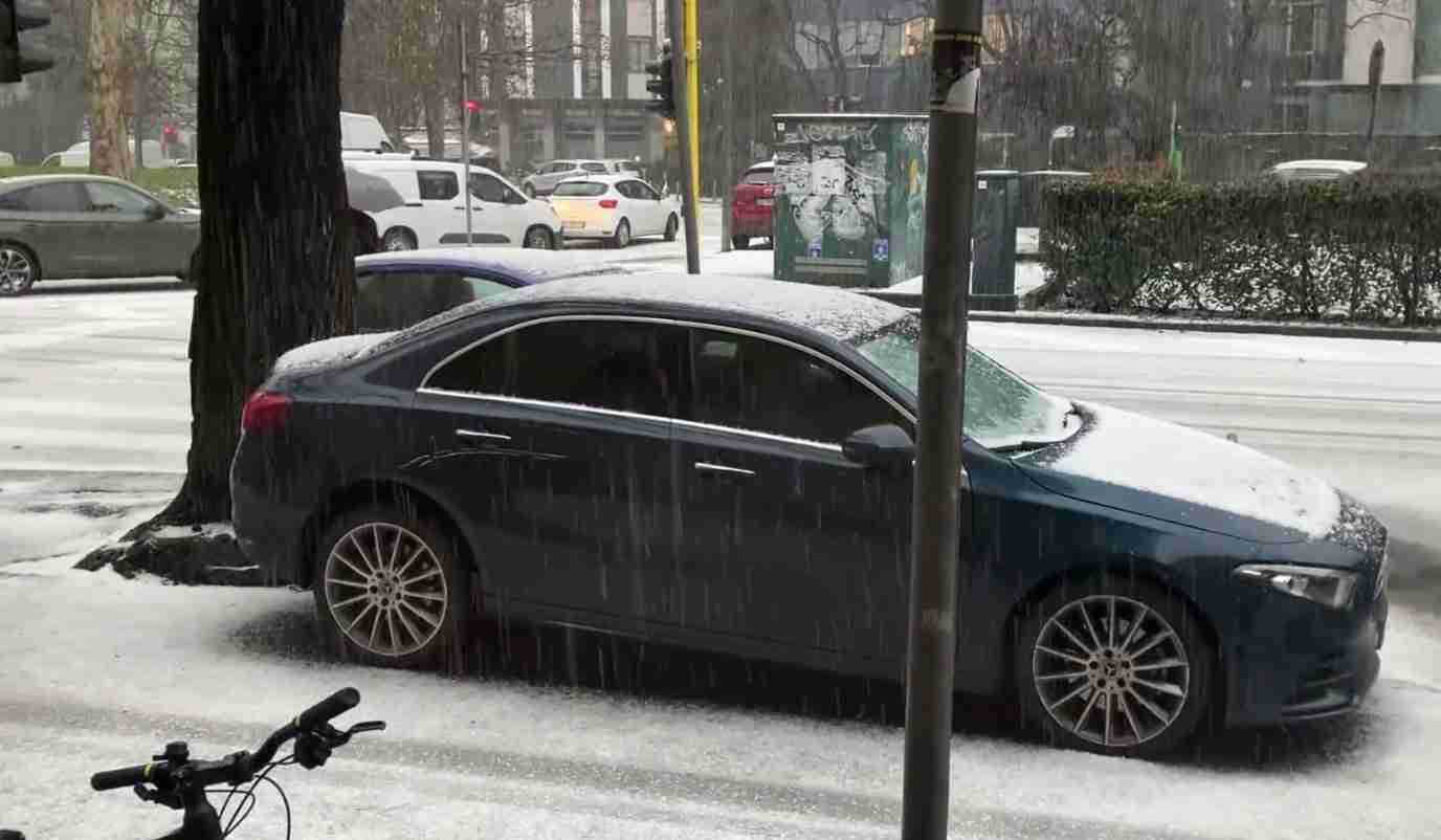 Milano imbiancata: non è neve, nè grandine. Si chiama graupel, ecco cos’è