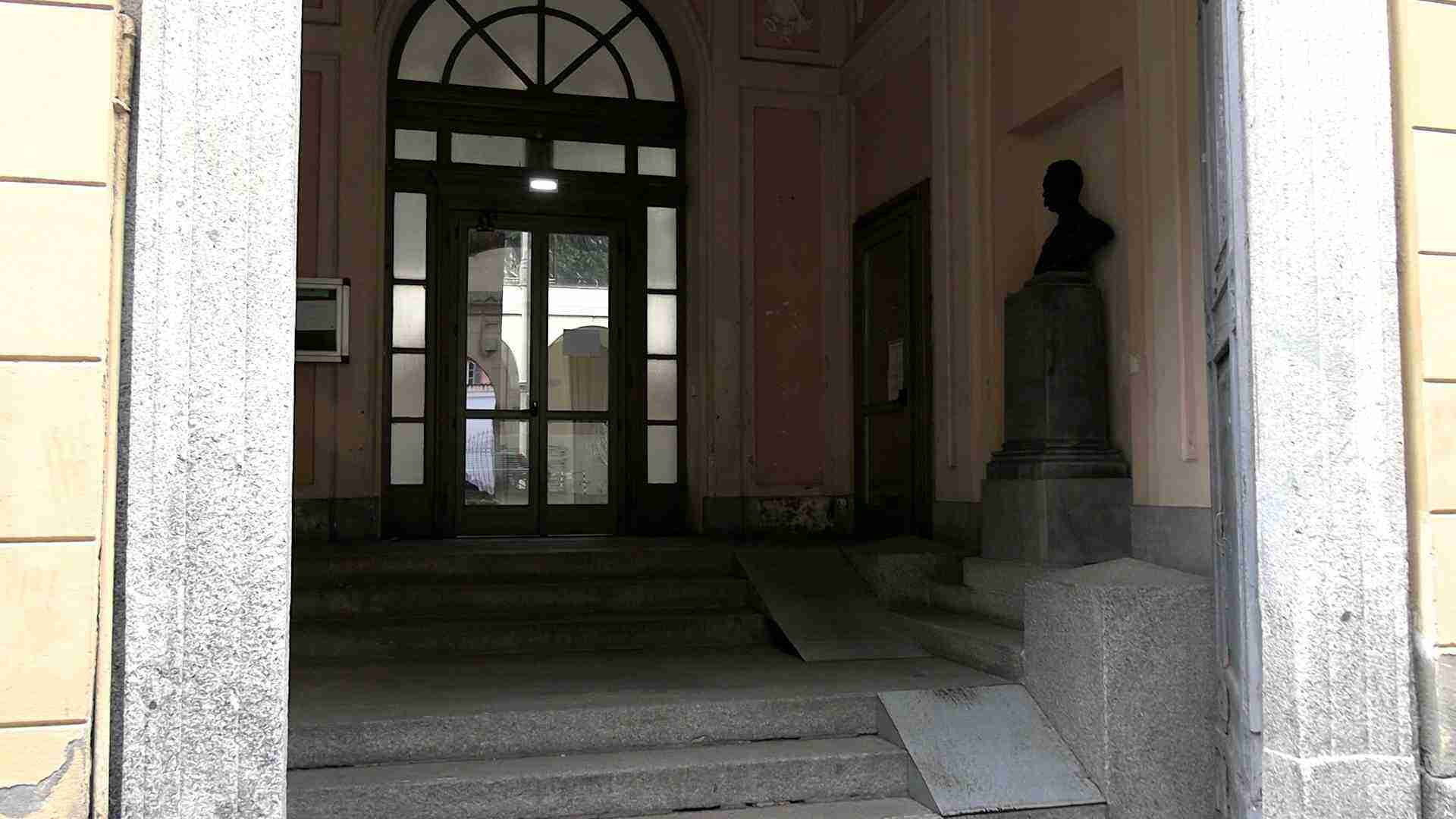 Pavia, l’emergenza zecche è risolta: i ragazzi del Taramelli tornano a scuola