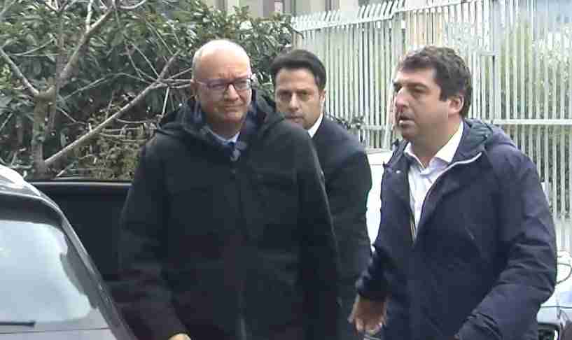 Scuola, il ministro Valditara a Milano rilancia: ”Vietare i social network ai minori”