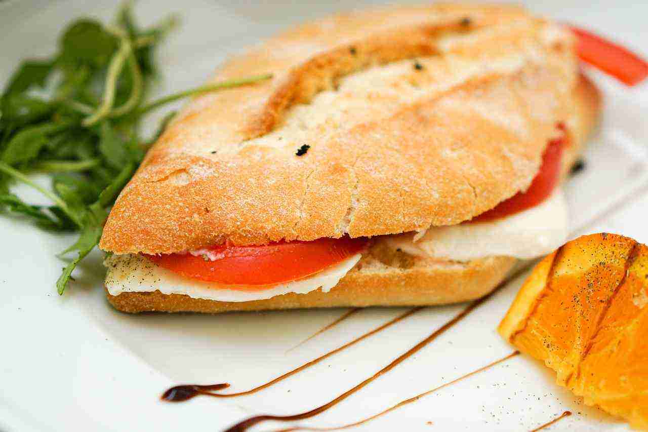 Caro panino nelle Università di Milano, dito puntato sulla gestione dei bar