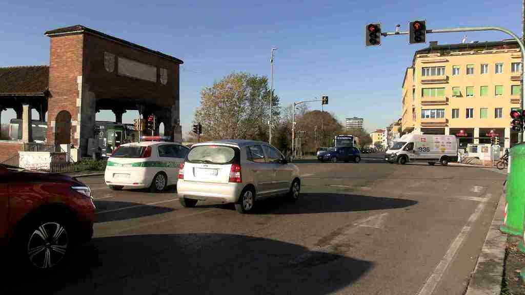 Pavia, torna l’ipotesi rotonda al Ponte Coperto: in città si riapre il dibattito