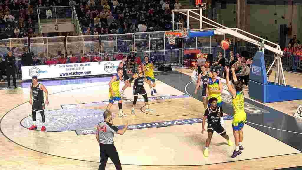 Basket, Vigevano e Pavia da sogno. Volley: Florens e Garlasco in testa