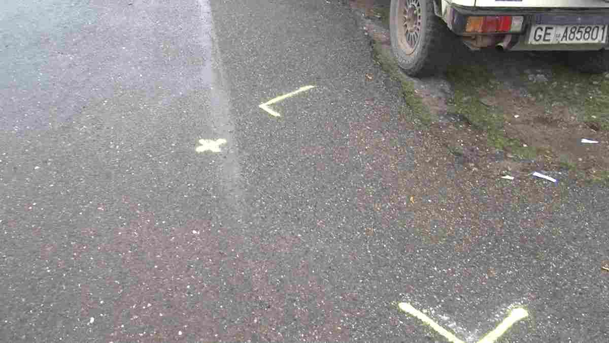 Vigevano, ciclista di 66 anni viene urtato da un camion in viale Industria e finisce in ospedale: portato via in codice giallo