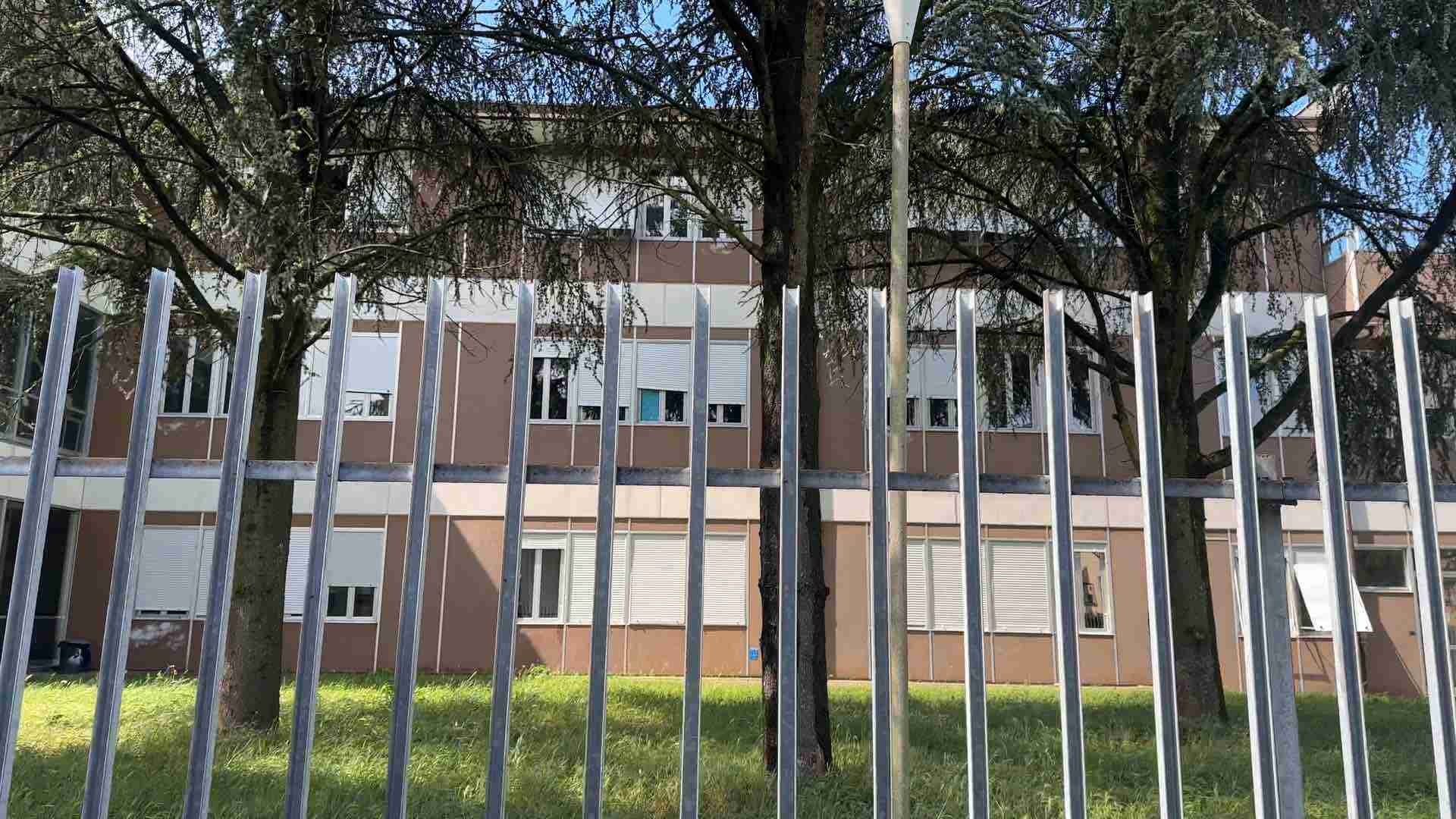 Liceo di Broni chiuso per rischio amianto, studenti e prof scrivono alla Provincia: ‘Vogliamo risposte’
