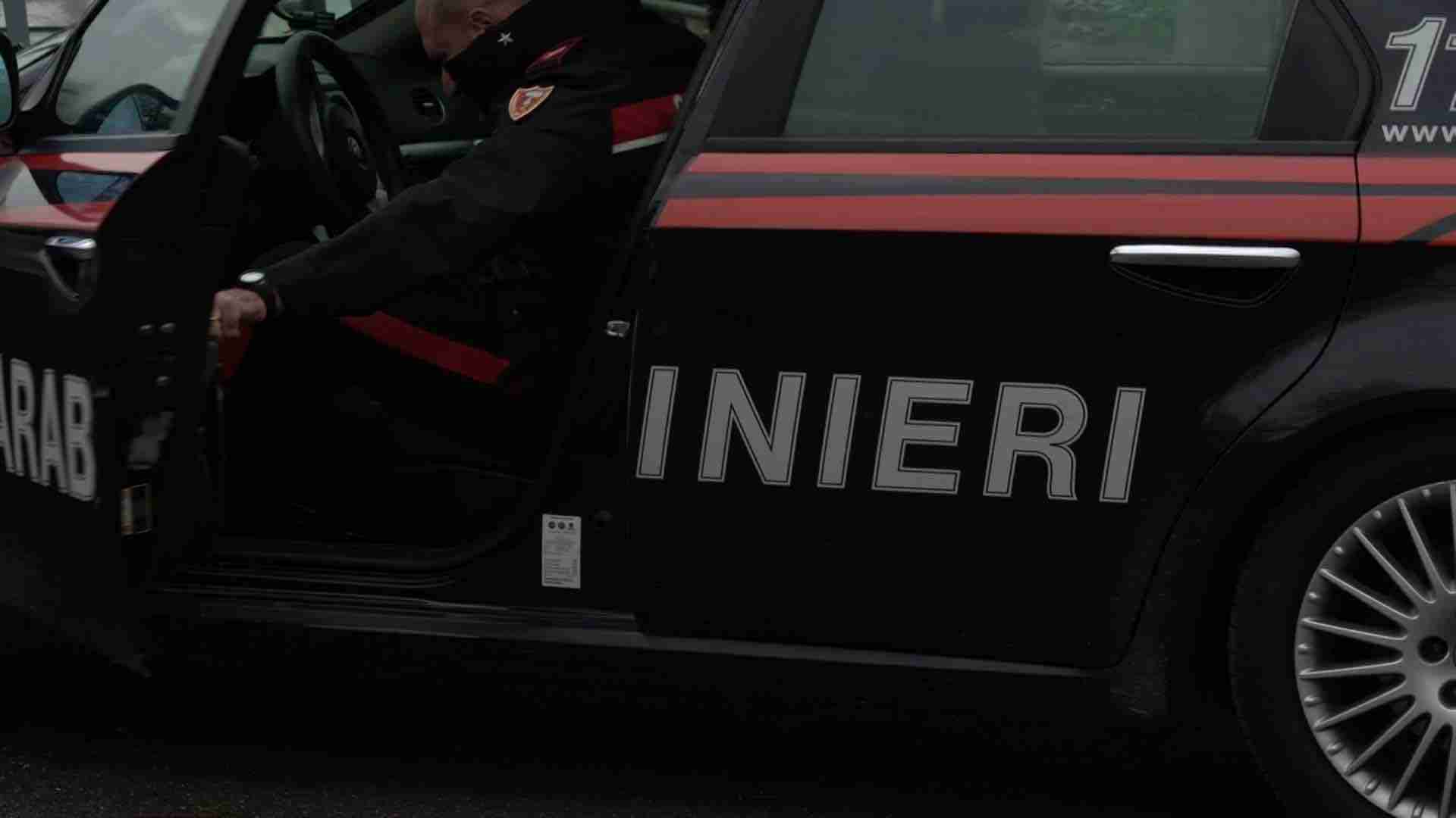 Mede, minaccia la fidanzata 18enne con un coltello: 20enne denunciato, scatta il ‘codice rosso’
