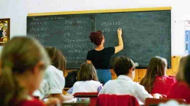 Lombardia, scuola a corto di insegnanti: servono fino a 28 mila supplenti
