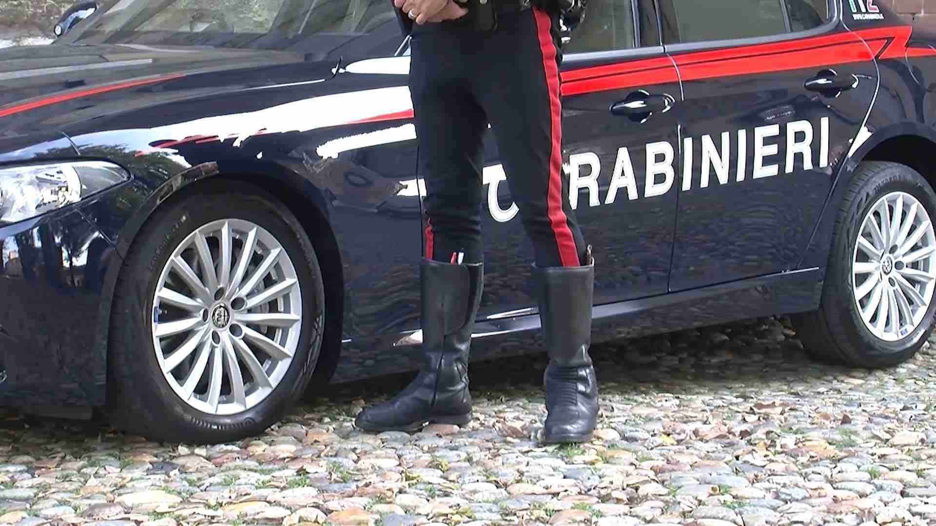 Pavia, rissa per il troppo baccano tra ospiti e proprietari del b&b in via Garibaldi: quattro feriti