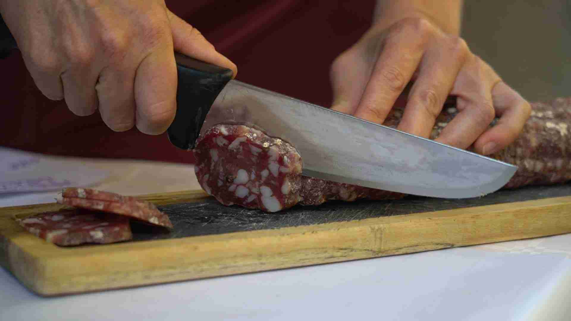 Varzi, tra castelli e cantine medievali domenica torna il Festival del salame D.o.p.