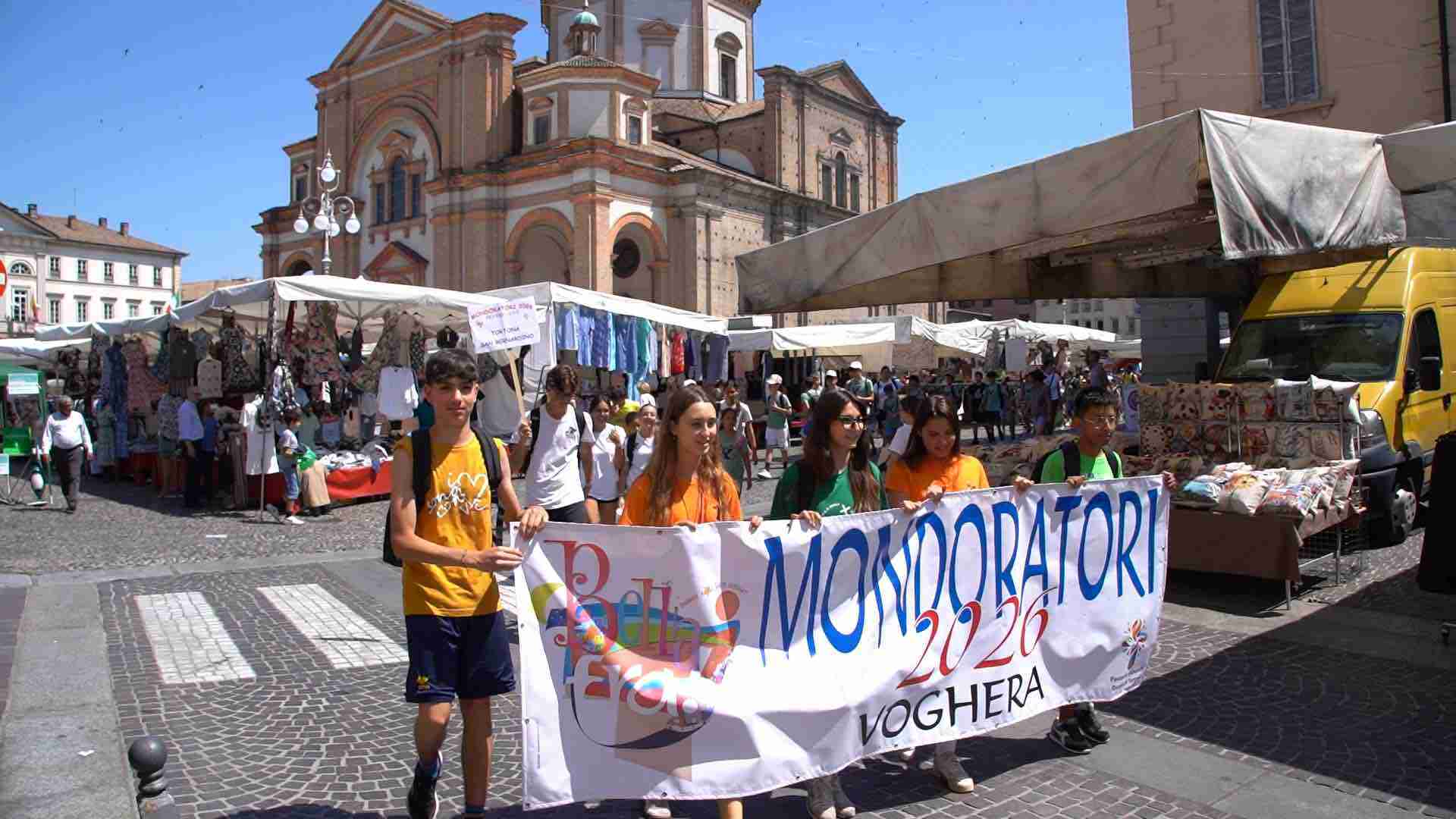 Voghera, 1200 ragazzi ‘invadono’ la città: ecco Mondoratori, la festa dei giovani della diocesi di Tortona