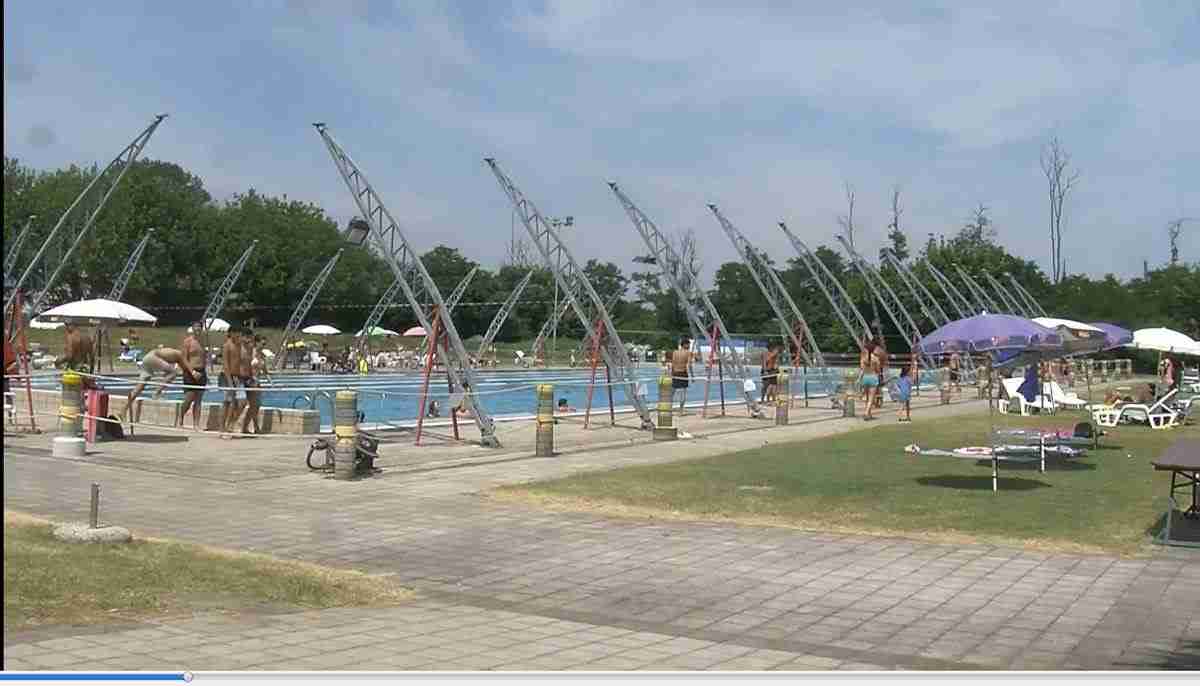 Vigevano, piscina chiusa a metà: l’assessore allo sport convoca il gestore