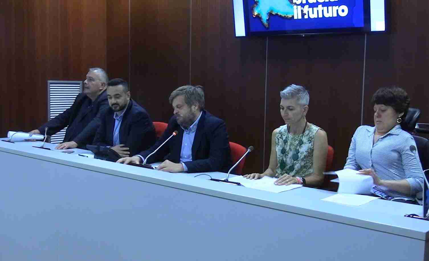 Bilancio Lombardia, l’opposizione sfida Fontana con 8mila emendamenti