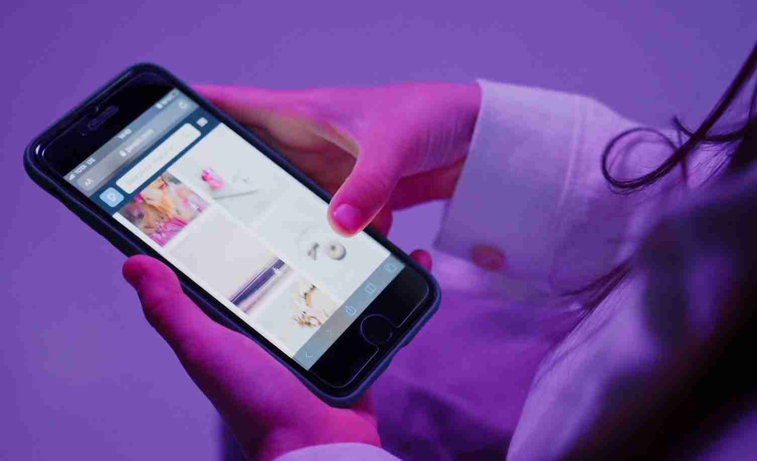 Under 15 senza TikTok, Instagram e WhatsApp? Milano si divide