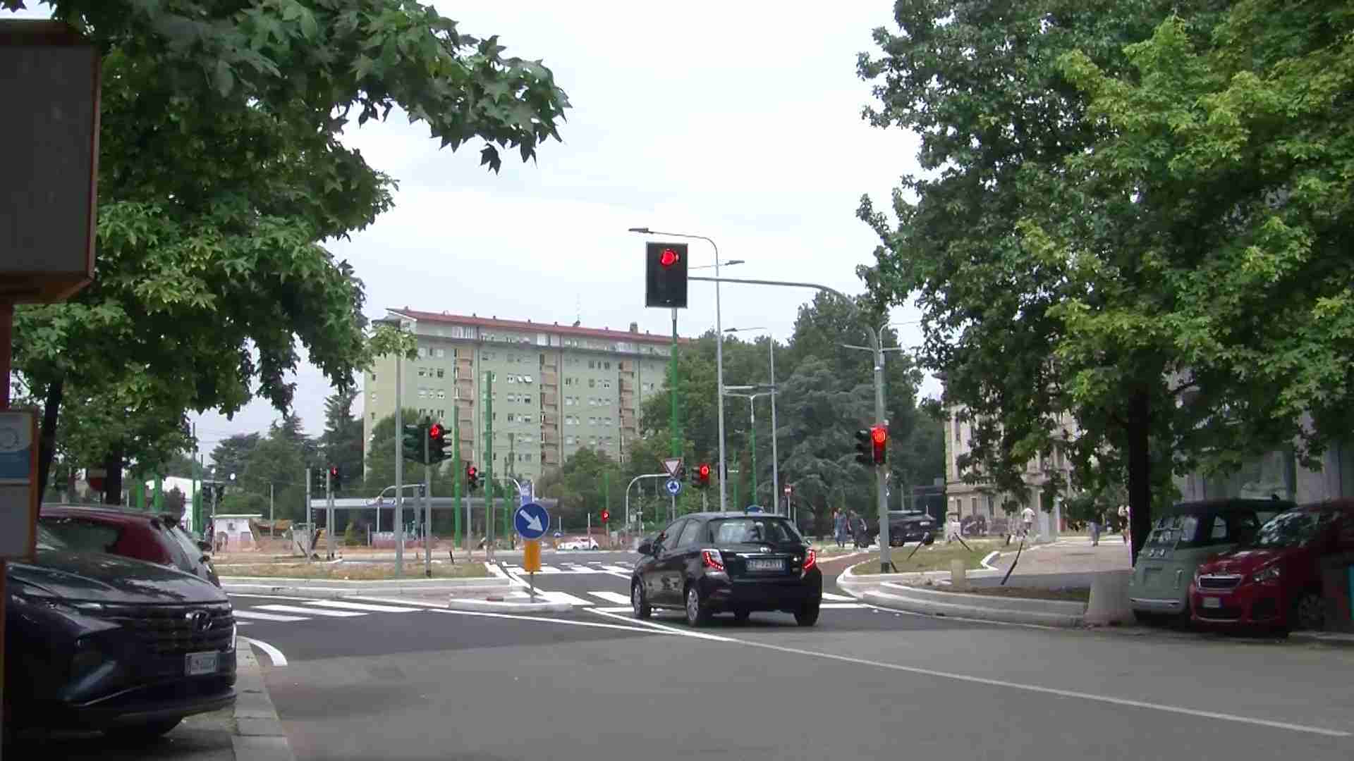 Piazza Stuparich si fa verde e cambia volto: riapre il cuore del cantiere