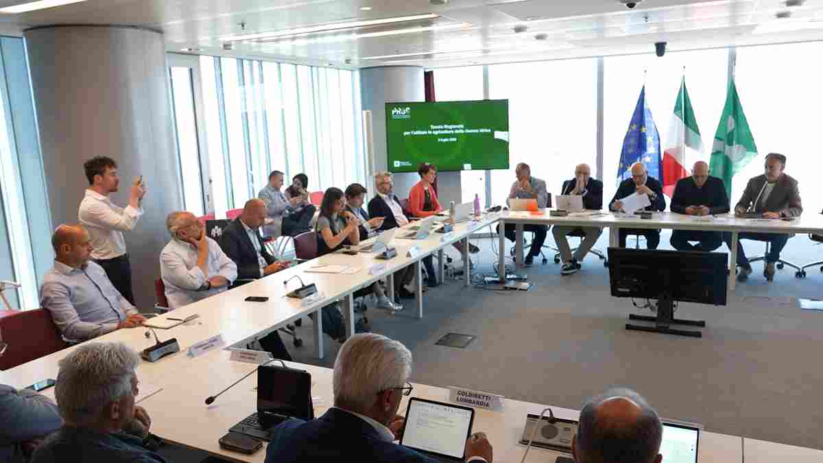Siccità, il tavolo in Regione per discutere della carenza di acqua: ”La situazione è critica: cerchiamo di salvare i primi raccolti”