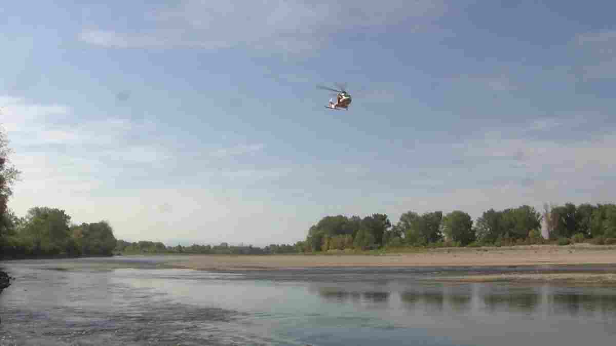 Suardi, ancora senza esito le ricerche del 32enne annegato nelle acque del fiume Po: vigili del fuoco e sommozzatori al lavoro