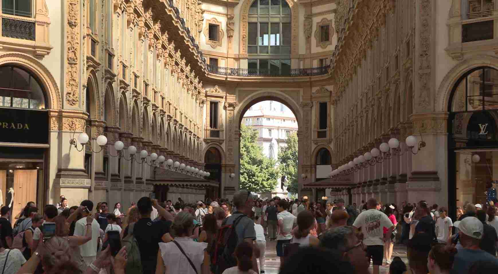 Il Diavolo veste Prada 2 spinge il turismo estivo nel cuore di Milano