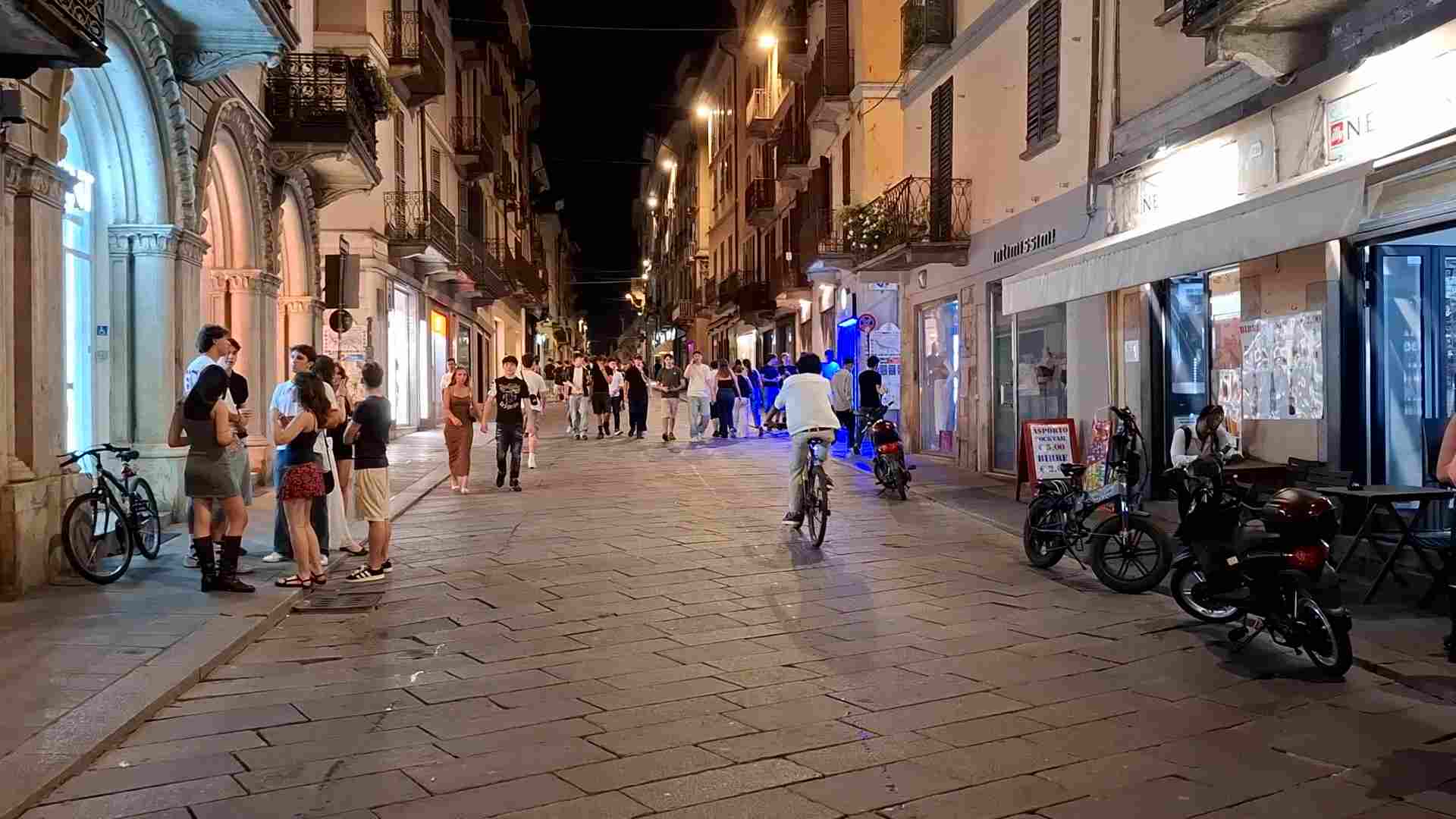 Movida, in arrivo nuove regole a Pavia: più controlli e multe più pesanti