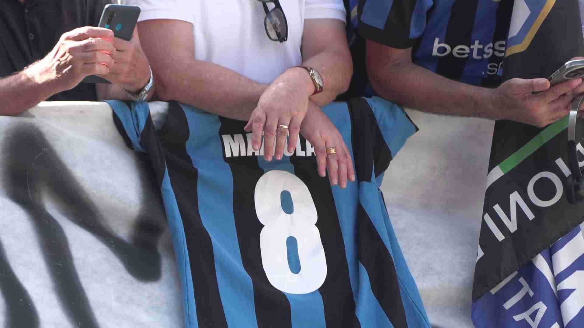 Mazzola, Milano saluta la sua leggenda: l’ultimo abbraccio alla bandiera nerazzurra