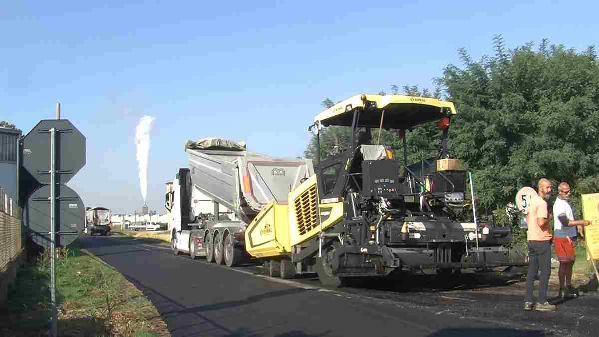 La strada tra Mortara e Olevano chiusa al traffico per due giorni: saranno sistemati gli asfalti e la segnaletica