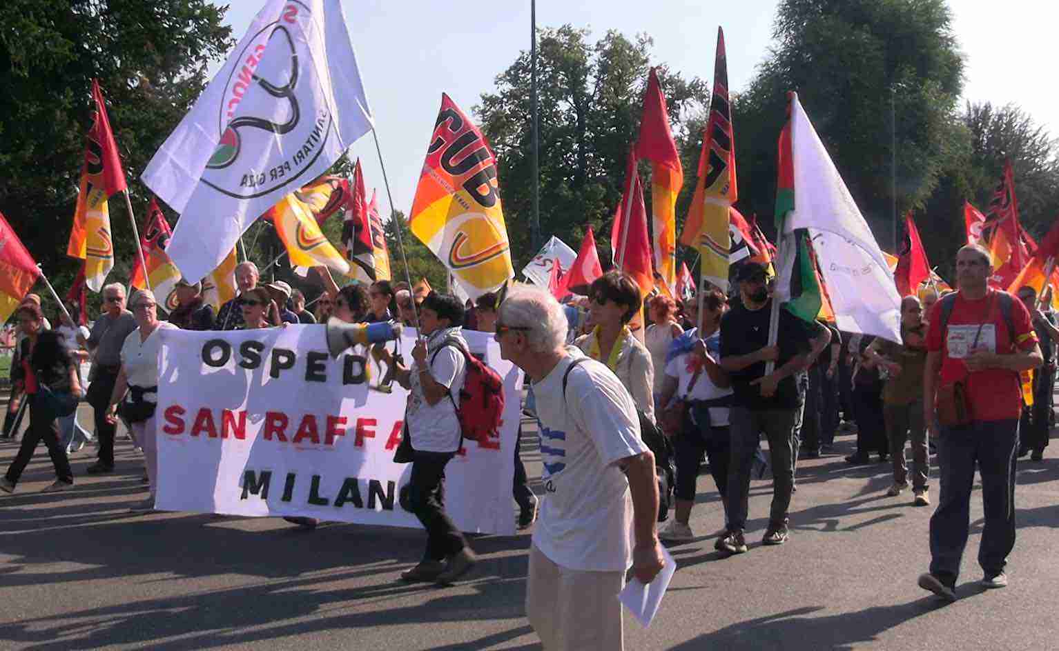 Milano, in piazza contro i licenziamenti dei delegati sindacali