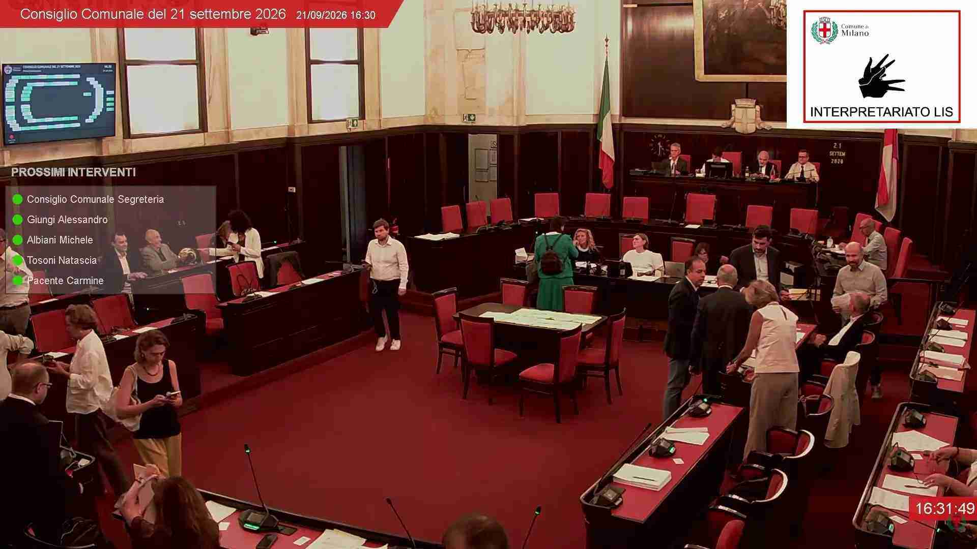 Milano, FdI chiede le dimissioni di due assessori: nel mirino lavori e verde