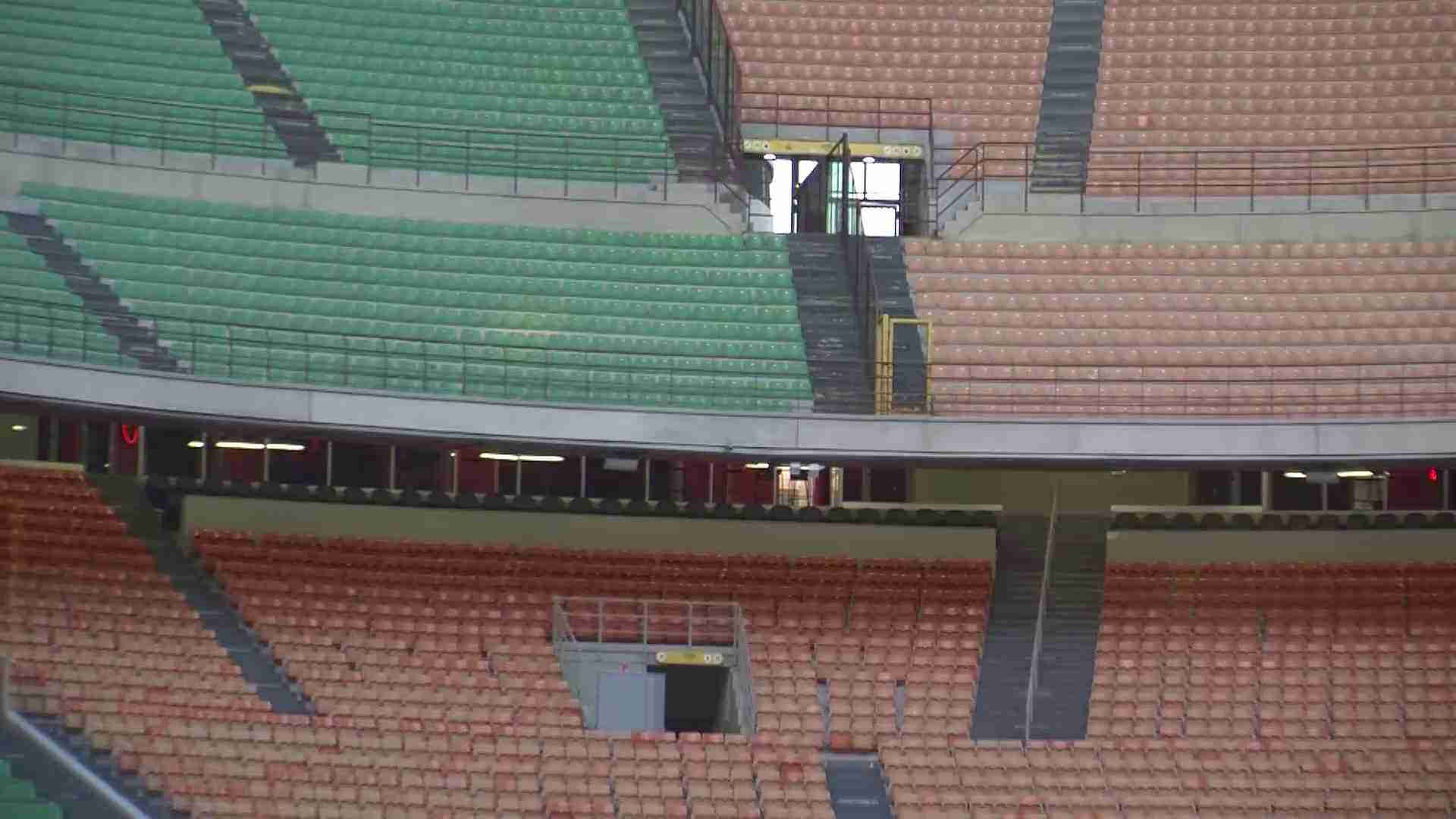 San Siro, seggiolini ai tifosi e 225 mila tonnellate di macerie: si aspetta il progetto
