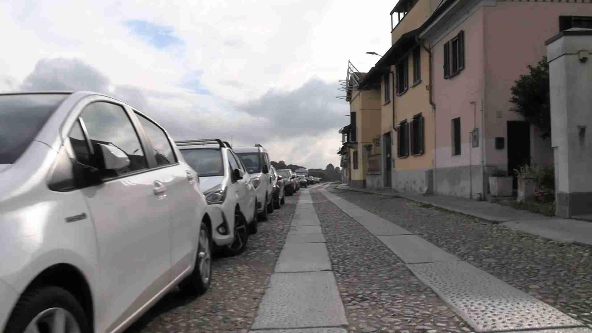 Pavia, regolare parcheggi e viabilità in via Milazzo: chiesto più presidio della Polizia Locale
