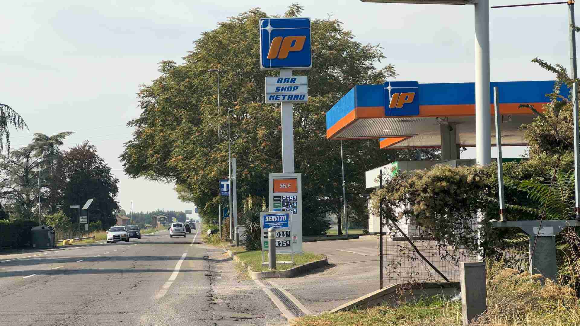 Caos sui prezzi del carburante, i benzinai: ‘Servono regole chiare e uguali per tutti’