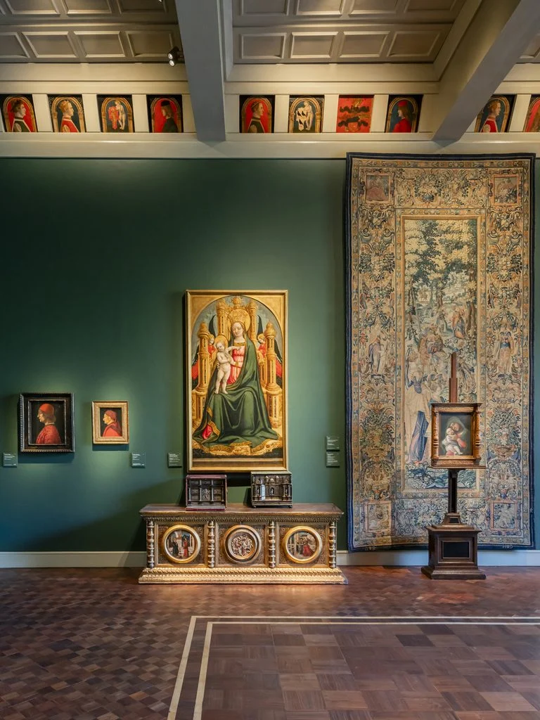 Cinquant’anni dietro ad un muro: torna il salone dorato
