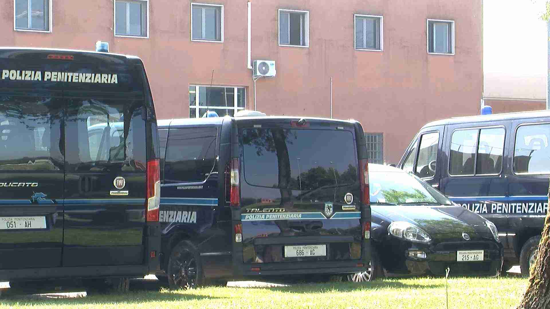 Dal carcere di Pisa a Pavia: detenuto denuncia un presunto pestaggio