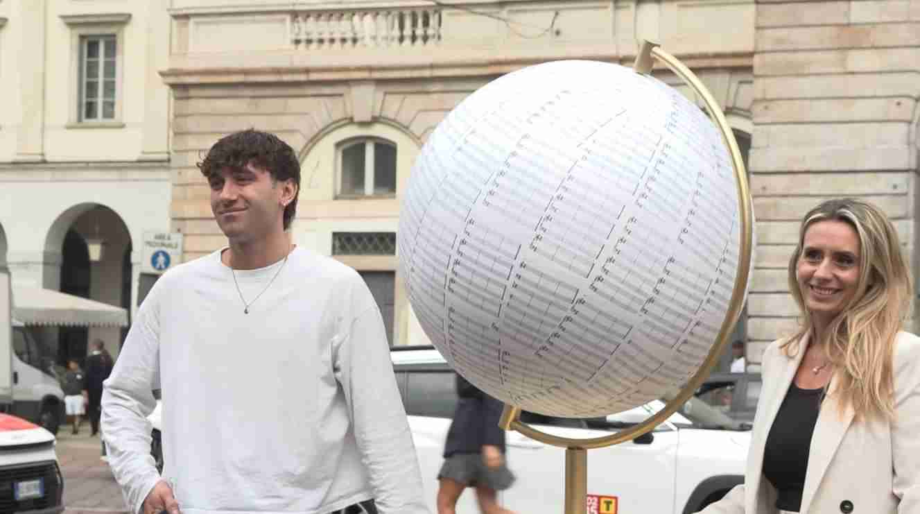 Alla Scala di Milano il futuro si scrive: un mappamondo di spartiti e paure