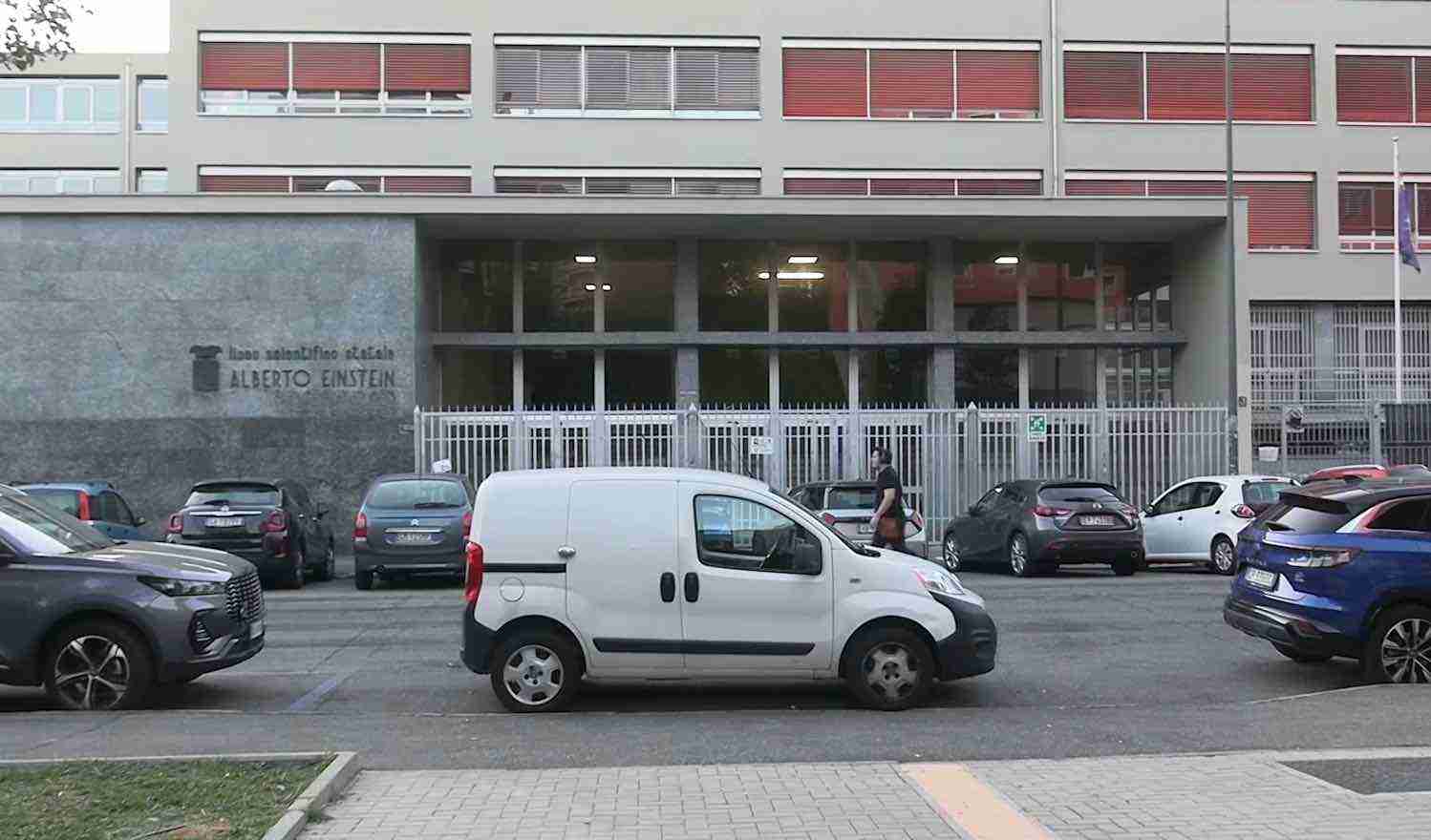 Milano, studente picchiato all’Einstein: dimesso dopo l’intervento alla testa