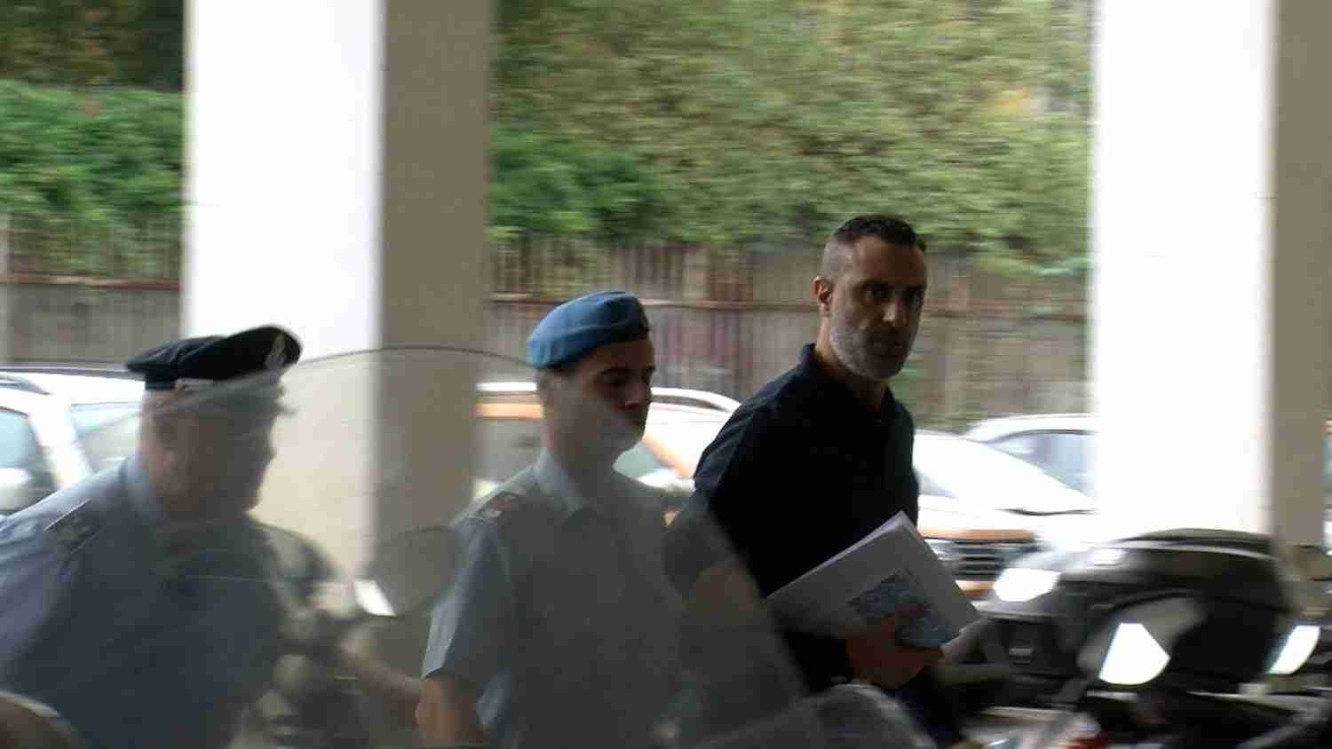 Milano, omicidio Rogoredo: l’ex agente Cinturrino risponde al pm: ”Tragica fatalità, io innocente”
