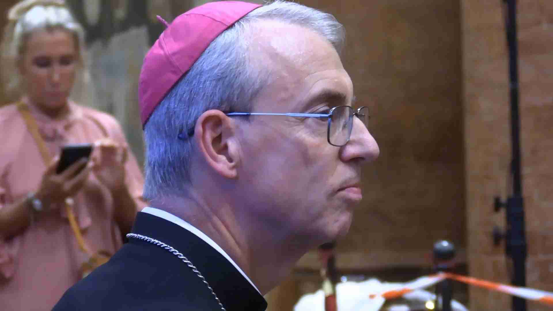 Il vescovo Corrado Sanguineti a Pavia ancora per un anno, poi futuro a Bergamo?