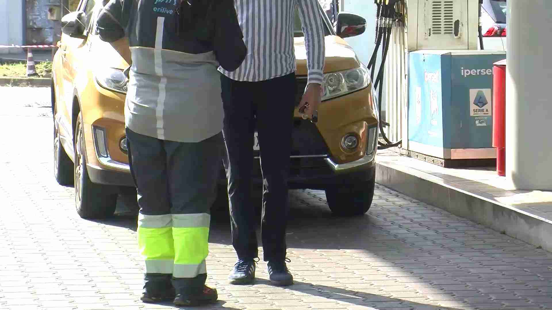 Caro carburante, tornano i ”ladri di benzina”: raid a Cologno Monzese